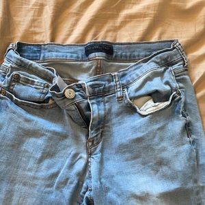 Light wash skinny jeans